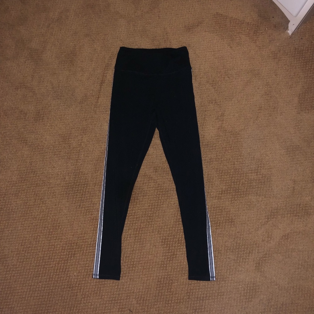 Black Leggings with Stripe